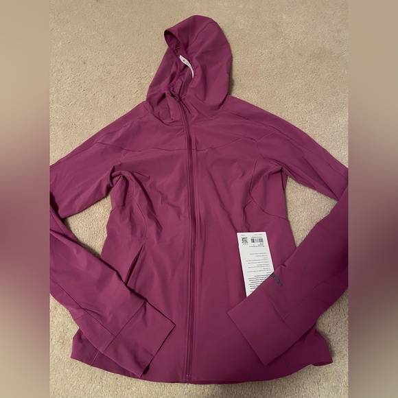 NWT! Lululemon ‘Mist Over Windbreaker’ - Picture 7 of 8
